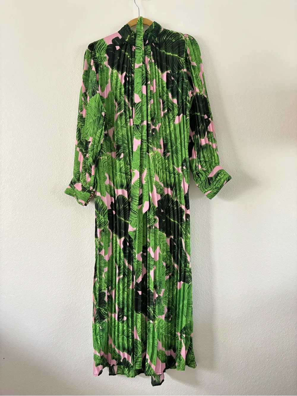 Beulah Green and Pink Leaf-Print Pleated Maxi Dress - Picture 2 of 11